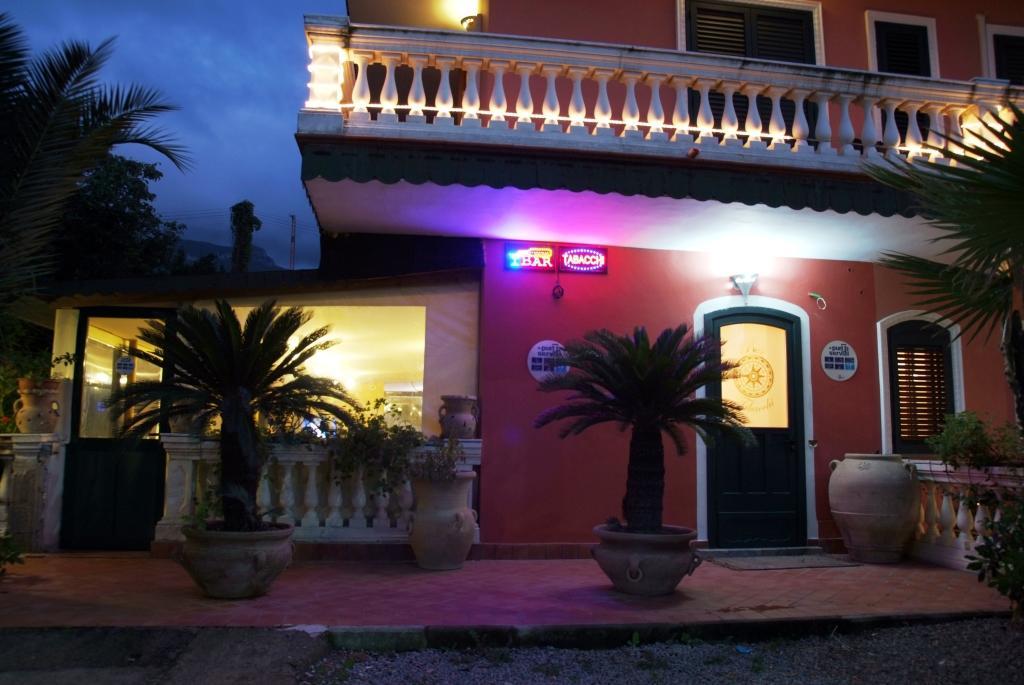 Hotel Sottovento Sant'Egidio del Monte Albino Exterior foto